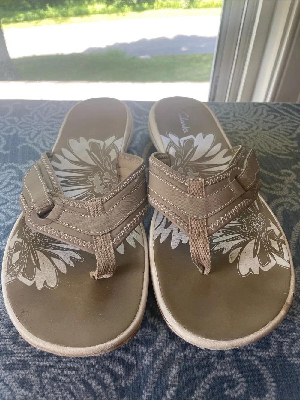 Clarks Taupe Floral Thong Sandals